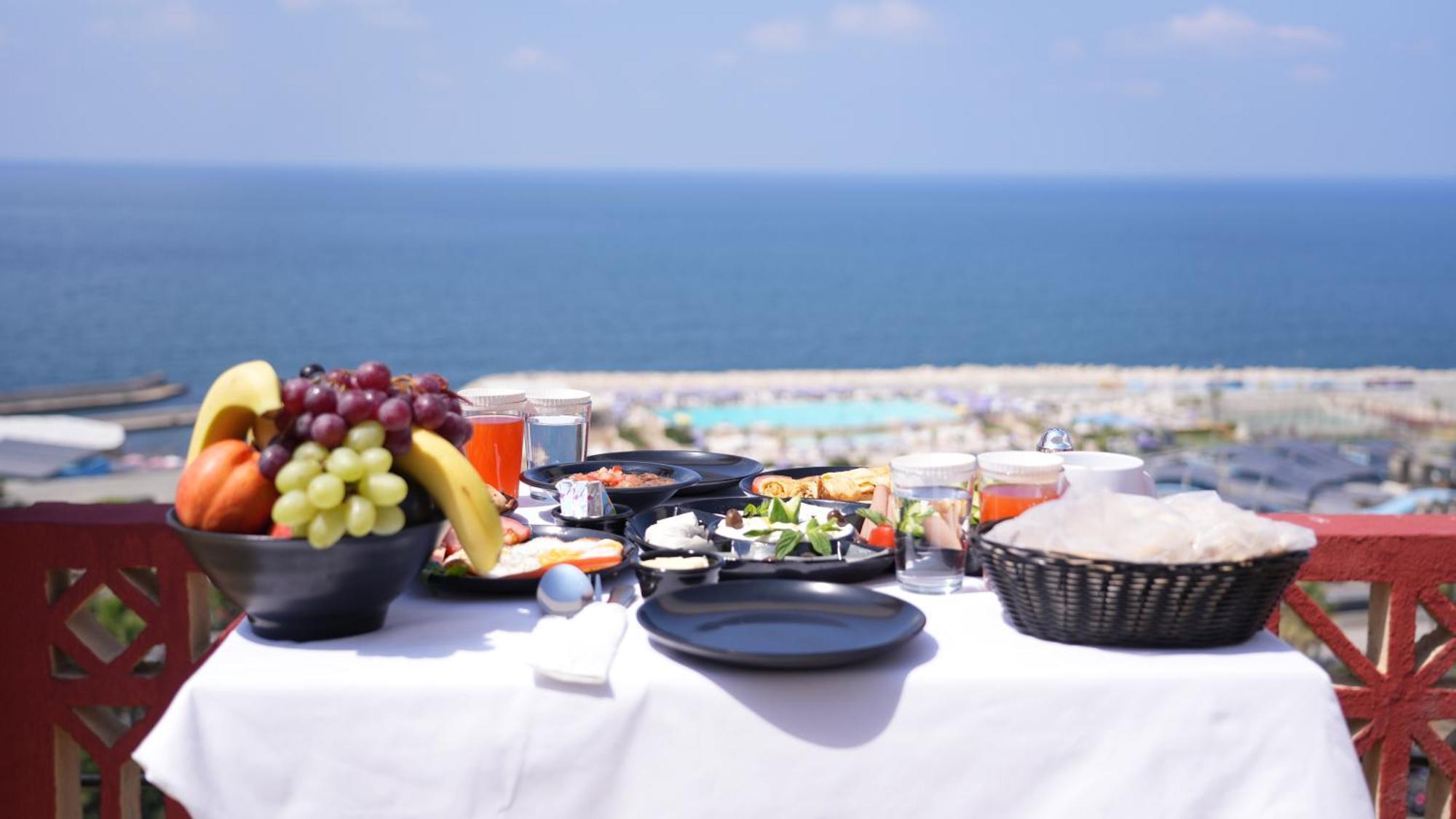 Manara Riva Hotel