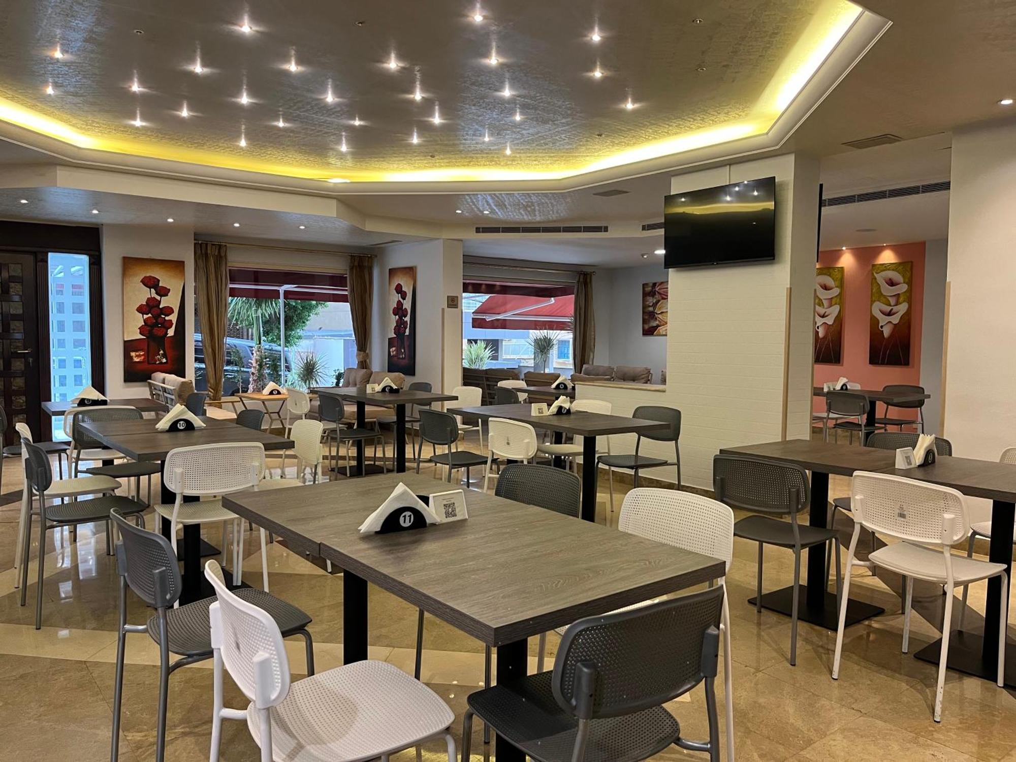 Manara Riva Hotel